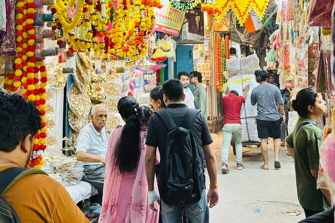 Customized Half Day and Full Day Delhi Shopping, Street Food Tour - Chandni Chowk: Delhi’s great old-market crossroads