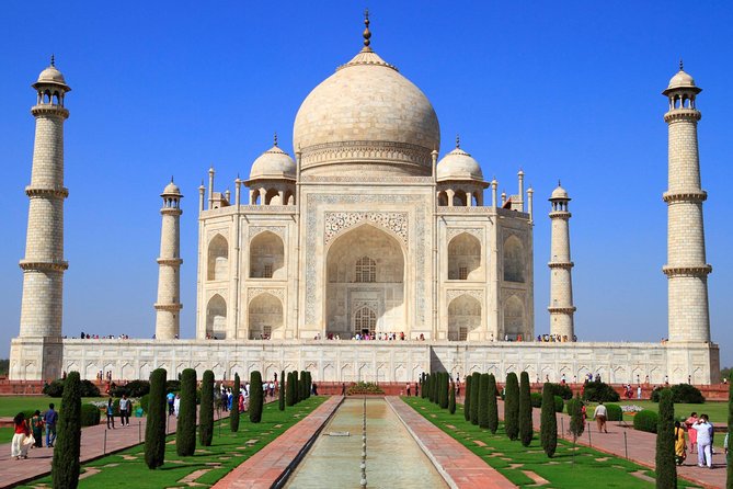Delhi Agra Day Tour By Gatimaan Express - Meeting your guide in Agra