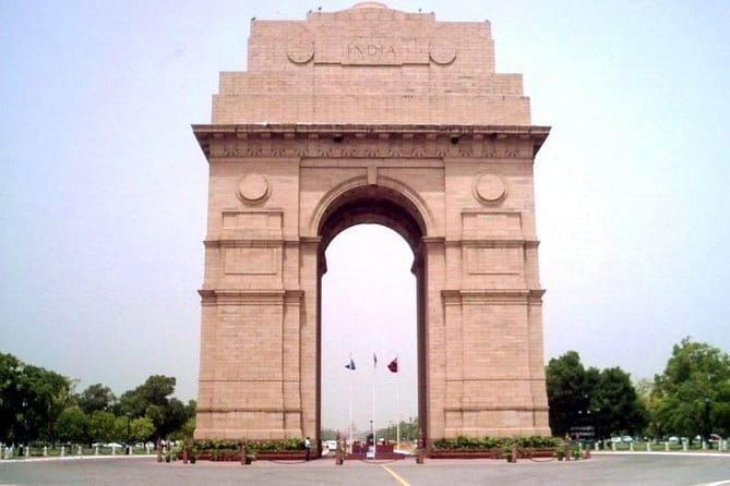 Delhi Agra Jaipur Udaipur Rajasthan 9 Days Tour From New Delhi - Jaipur combines royal buildings with careful city planning