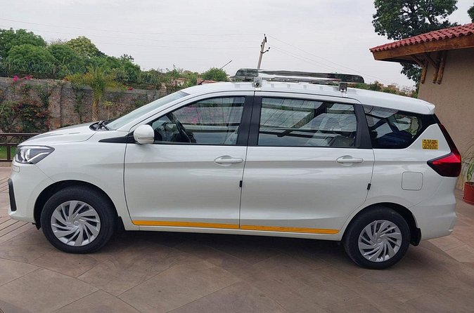 Delhi Airport Transfer – Pickup and Drop-Off (Choose One or Both) - Choosing airport pickup, airport drop-off, or both