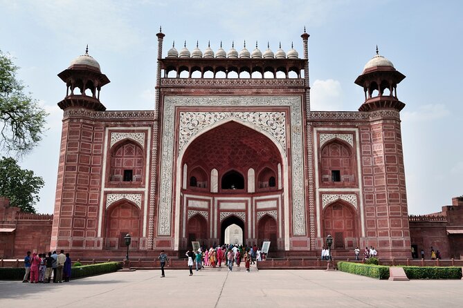 Delhi All Inclusive Half day City Tour With Guide - Guides and drivers are a major part of the value