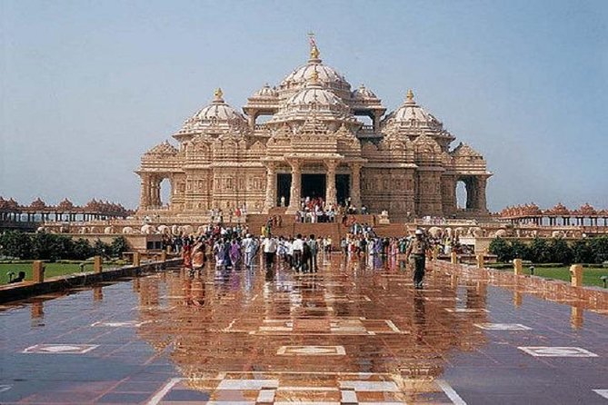 Delhi City Sightseeing Tour In a Private Car With Safe & Reliable Driver - Lotus Temple gives the itinerary a modern spiritual stop
