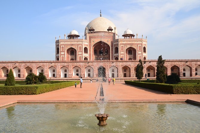 Delhi City Tour: Heritage and Cultural Gateways - Lotus Temple: a different kind of landmark