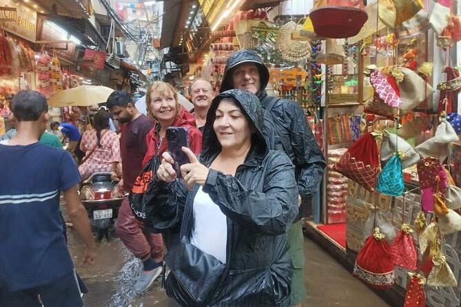 Delhi City Tour: Old Delhi, Markets, Monuments & Street Food Walk - Kinari Bazaar and Chawri Bazaar