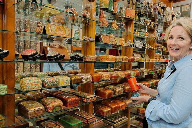 Delhi : Customized Half or Full Day Delhi Shopping Tour - Who should book this Delhi shopping tour