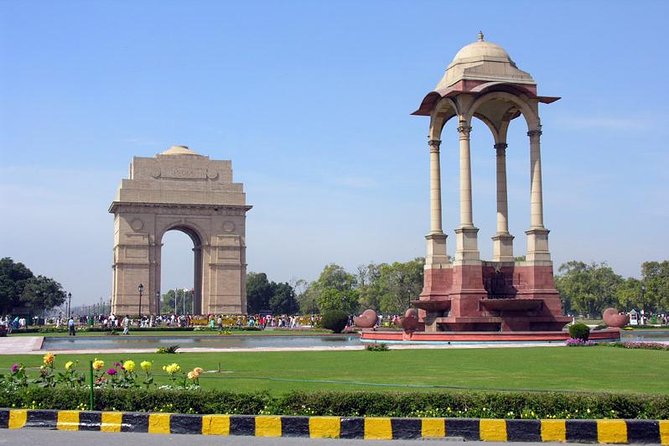 Delhi Day Trip - Qutub Minar begins the monument day