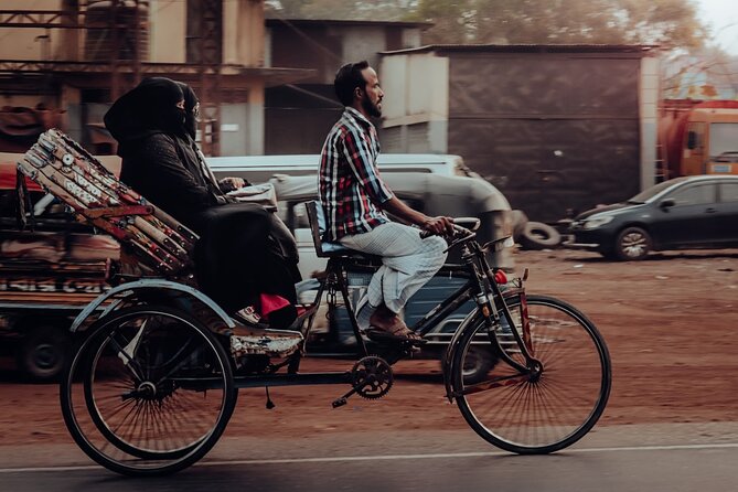 Delhi: Explore Old Delhi on Tuk Tuk with Shopping and Street Food - Jama Masjid and Old Delhi’s religious character