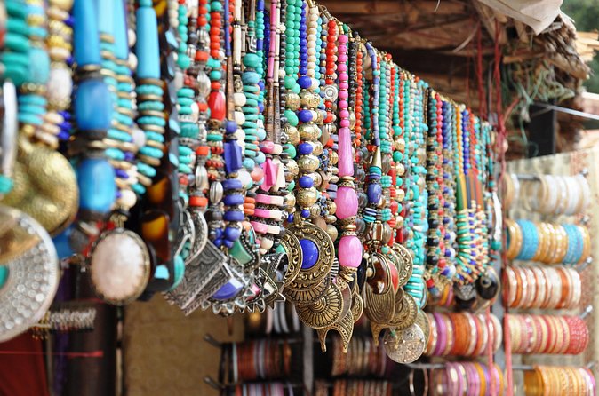 Delhi Flea and Street Markets Tour - Janpath Market: jewelry and inexpensive clothing
