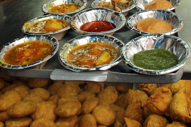 Delhi Food Walk and Cooking Class With A Chef - What makes the home setting useful