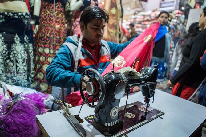Delhi Food Walk: Rickshaw Ride, Street Eats & Market Tour - Why this Delhi food tour works