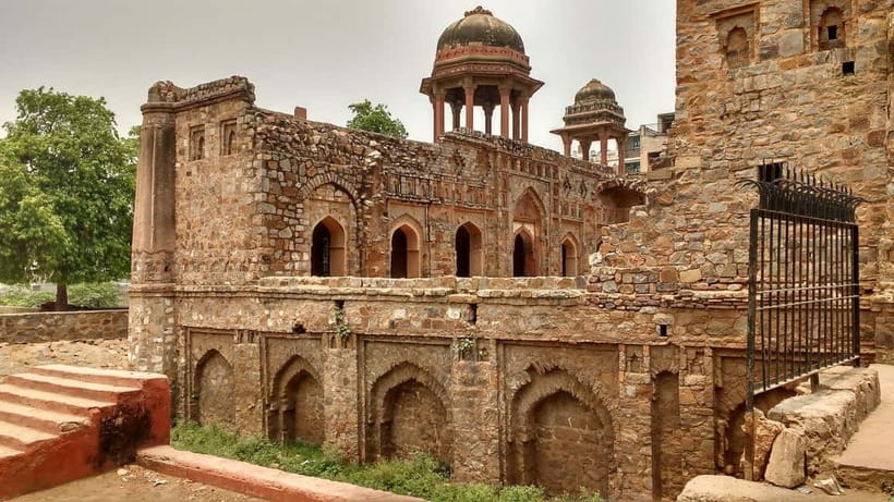 Delhi: Mehrauli Archaeological Park Tour with Hotel Pickup - Five things to know before you book