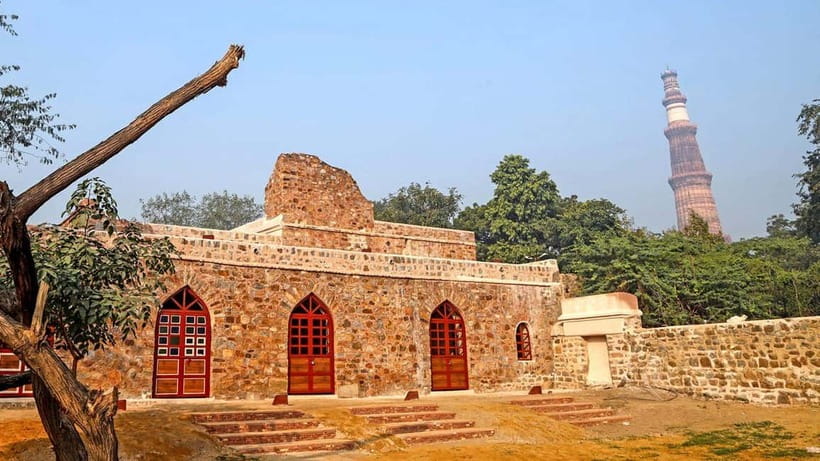 Delhi: Mehrauli Archaeological Park Tour with Hotel Pickup - Jamali Kamali Mosque and its unusual atmosphere