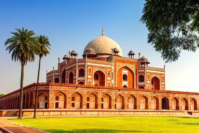 Delhi: Old and New Delhi Guided Full or Half-Day Tour - Jama Masjid and the first look at Old Delhi