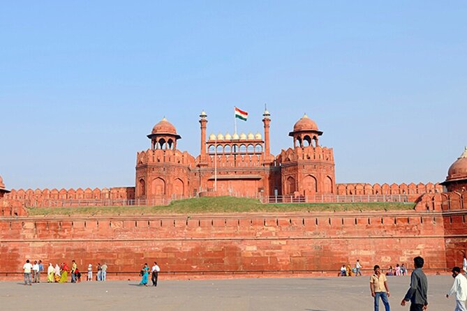 Delhi: Old and New Delhi Private One Day Tour - Chandni Chowk is where the city gets close