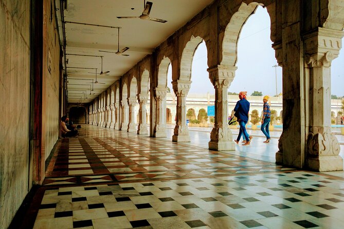 Delhi: Old & New Delhi Full or Half Day Tour - Jama Masjid gives you the right opening