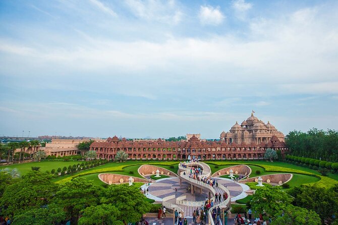 Delhi: Old & New Delhi Full or Half Day Tour - Lotus Temple offers a calm change of pace