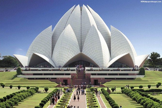 Delhi - Private Day Tour of New Delhi & Old Delhi - Jama Masjid brings you into the heart of Old Delhi