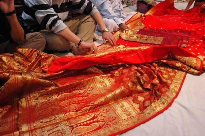 Delhi: Private Half-Day Guided Shopping Tour with Transfer - Key points to know before booking