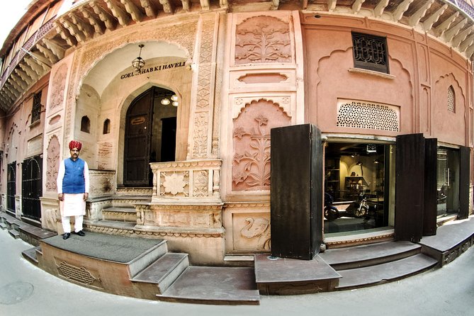 Delhi's Arts, Dance, Music, History, Food and Heritage Tour - The guide and group size
