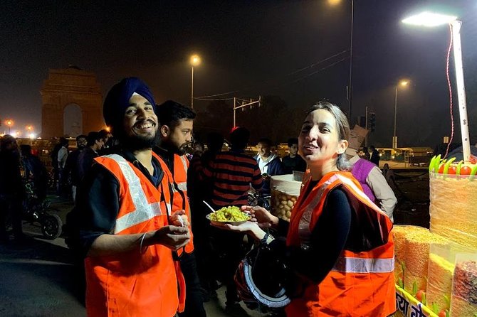 Delhi Starry Night Cycling Tour - A quieter half hour at Bangla Sahib