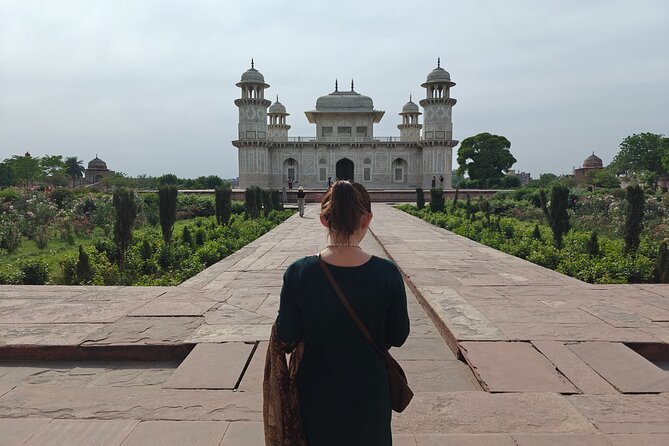 Delhi: Taj Mahal Agra Fort & Baby Taj Tour by Car with Fast Entry - Is $32.61 good value?
