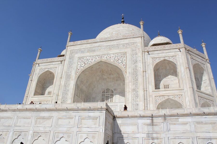 Delhi: Taj Mahal and Agra Private Day Trip with Hotel Pickup - Reading the walls of Agra Fort