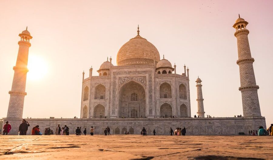 Delhi: Taj Mahal and Agra Private Day Trip with Hotel Pickup - The road from Delhi to Agra