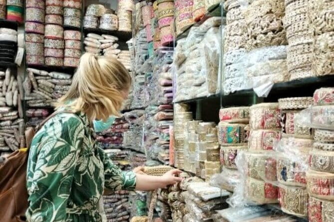 Delhi Textile & Handicraft Tour: Artisan Workshops Experience - Taking measurements at Khan Market