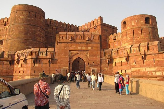 Delhi To Agra Private Transfer - Taking a break on the road