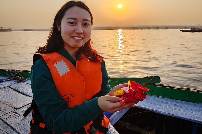 Delhi to Varanasi: Tour to the Sacred Ganga Aarti Ceremony - The schedule needs a careful check