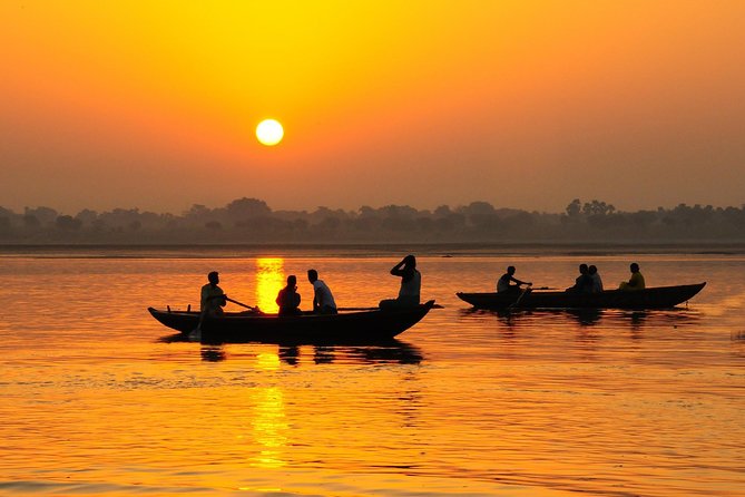 Essence of magnificent India and Nepal - Crossing into Nepal requires preparation
