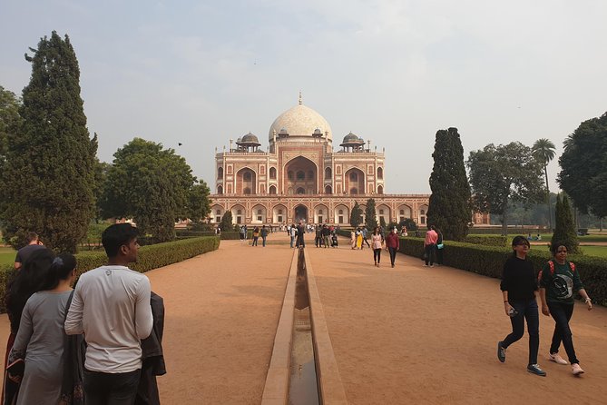 Exploring Old and New Delhi Full-Day Private Guided Trip - Akshardham adds scale, detail, and a modern religious setting