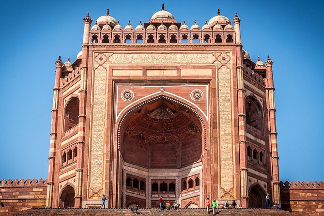 Five days Golden Triangle India Tour From Delhi - Day 4: Jaipur’s forts, palaces, and precision instruments