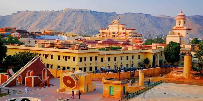 From Delhi: 2-Day Agra & Jaipur Golden Triangle Experience - Agra Fort, where the Mughal story becomes more personal