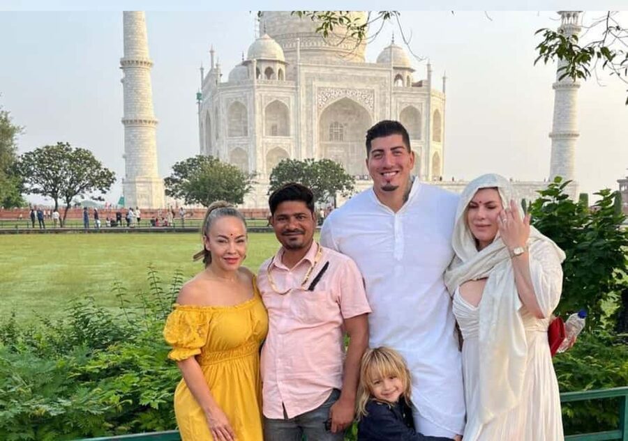 From Delhi: 2 Days Taj Mahal & Agra Tour With Fatehpur Sikri - Agra Fort: Mughal power in red sandstone