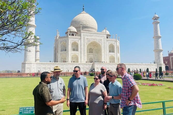From Delhi : 3 Day Private Luxury Golden Triangle Tour By Car - Hawa Mahal finishes the Jaipur circuit