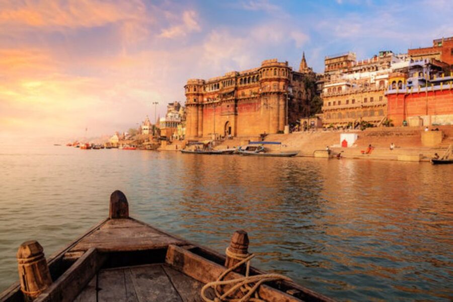 From Delhi: 6 Day GoldenTriangle Tour with Varanasi ByFlight - Agra brings the Taj Mahal before breakfast
