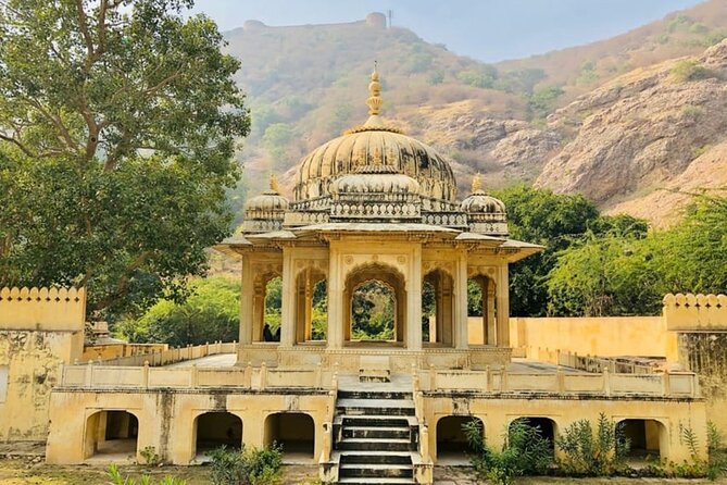From Delhi : 6 Days Delhi, Jaipur, Agra & Ranthambore By Car - Jaipur brings forts, astronomy, and royal buildings