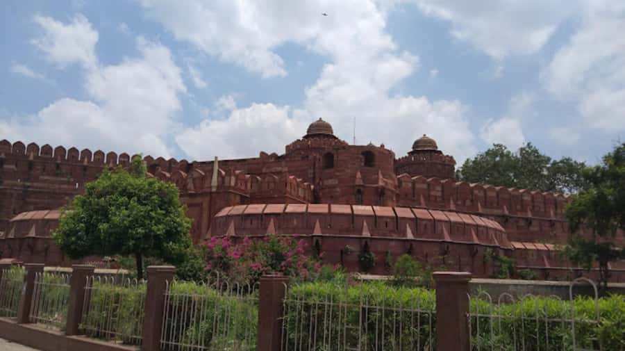 From Delhi: Agra Private Tour with Fast Entry to Taj mahal - Seeing the Taj Mahal at sunrise