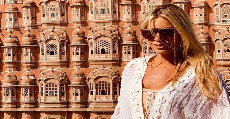 From Delhi: All-Inclusive Same-Day Jaipur Tour By Car Tour - City Palace shows Jaipur’s royal side