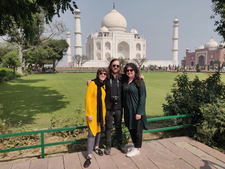 From Delhi: All-Inclusive Taj Mahal Day Tour with transfers - Inside the Taj Mahal with a local guide