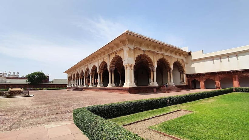 From Delhi: All-Inclusive Taj Mahal & Mathura Vrindavan Tour - Why Mathura and Agra make an unusual day trip