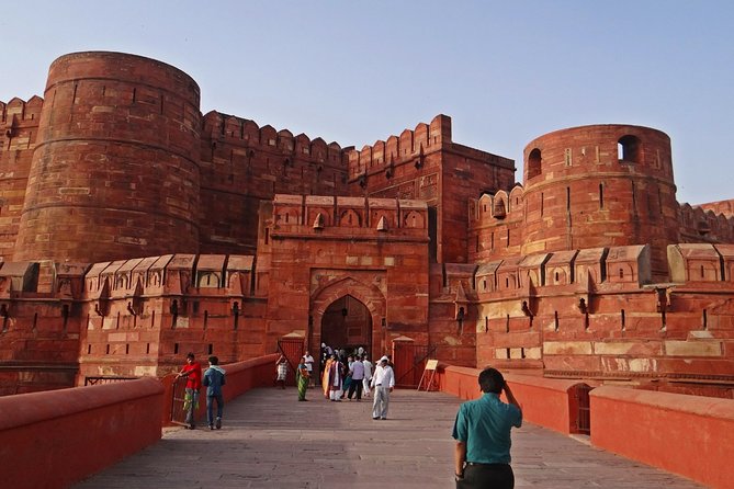 From Delhi: All-Inclusive Taj Mahal Tour by Train with Escort - Lunch at Courtyard by Marriott