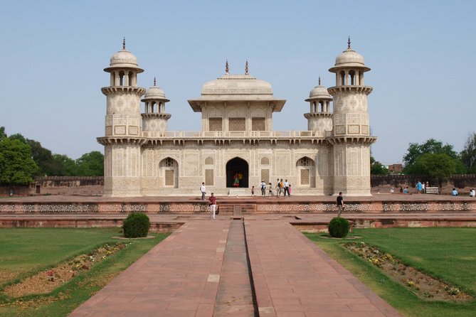 From Delhi: All-Inclusive Taj Mahal Tour by Train with Escort - Who should book this Agra day trip?