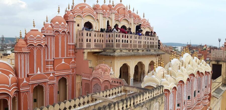 From Delhi: Day-Trip to Jaipur with Hotel Pickup - Hawa Mahal and the Pink City streets