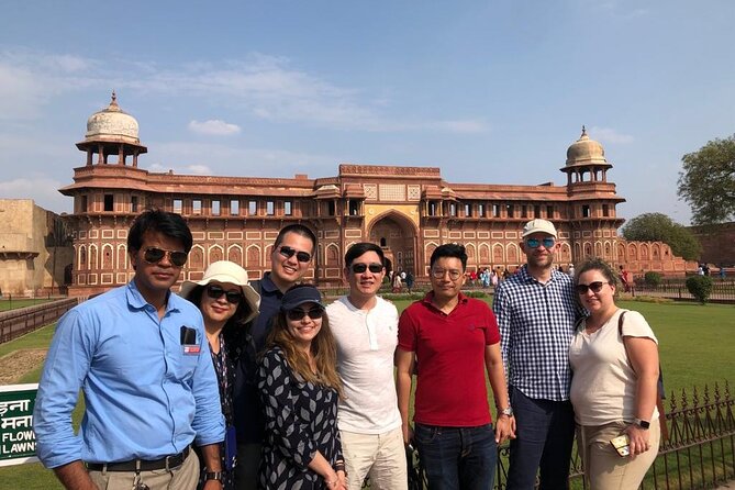 From Delhi: Full Day TajMahal & Agra Fort with 5 Star Lunch - A Five-Star Lunch in the Middle of the Day