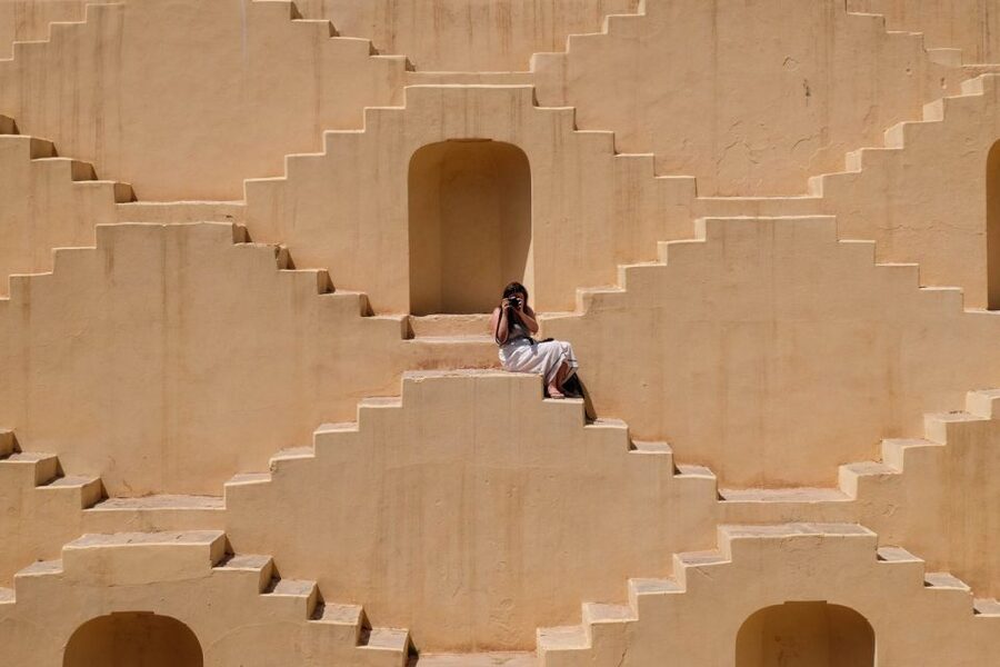 From Delhi: Jaipur Day Trip by Fast Train or Private Car - Jal Mahal and the classic Jaipur photographs