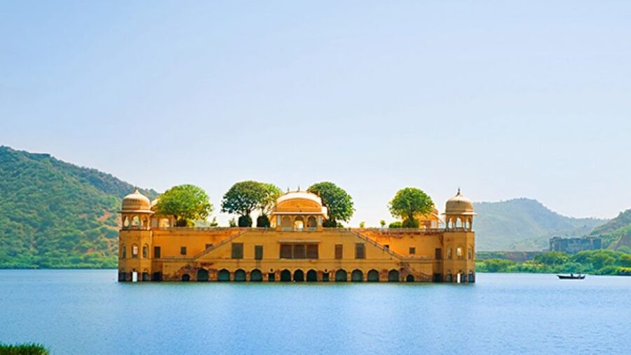 From Delhi: Jaipur Day Trip by Fast Train or Private Car - City Palace and the royal heart of the old city