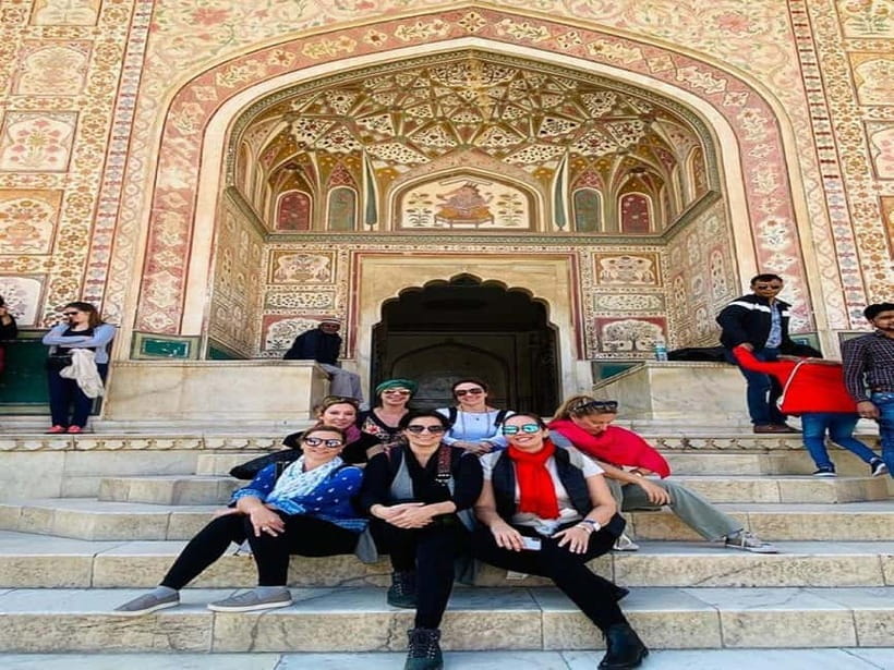 From Delhi: Jaipur Private Guided Day Tour - City Palace: courtyards, museums, and royal rooms