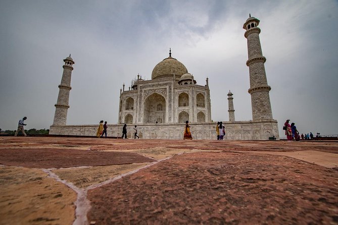 From Delhi: Private One Day Taj Mahal and Agra Tour by Car - Lunch at a five-star Agra restaurant